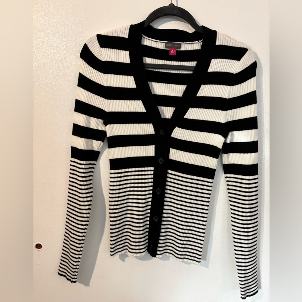 💚Price Drop💚Vince 🌹 Camuto NWOT Black and White Striped Button Cardigan Sweater